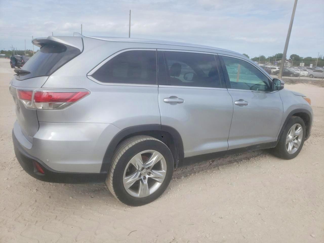 2015 Toyota Highlander Limited - Фото 3