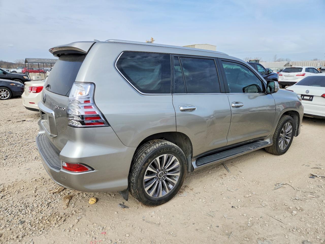2022 Lexus Gx 460 Luxury - Image 3