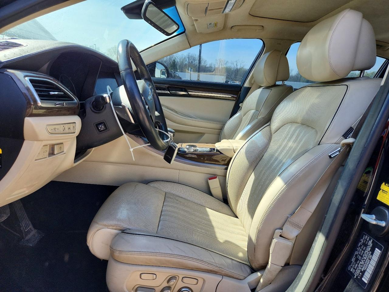 2017 Genesis G90 3.3T Premium - Image 7