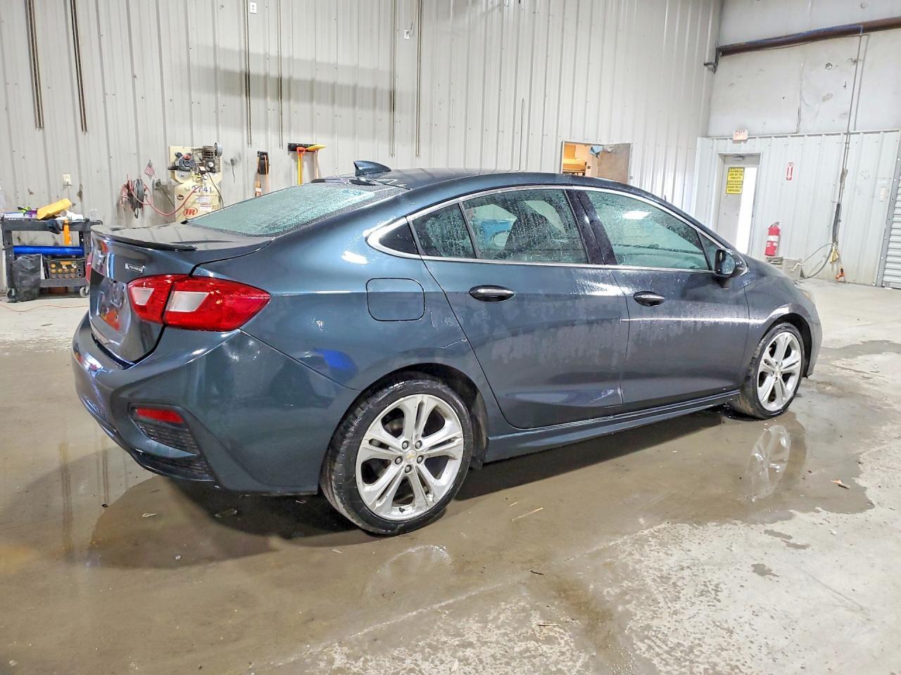 2017 Chevrolet Cruze Premier - Фото 3