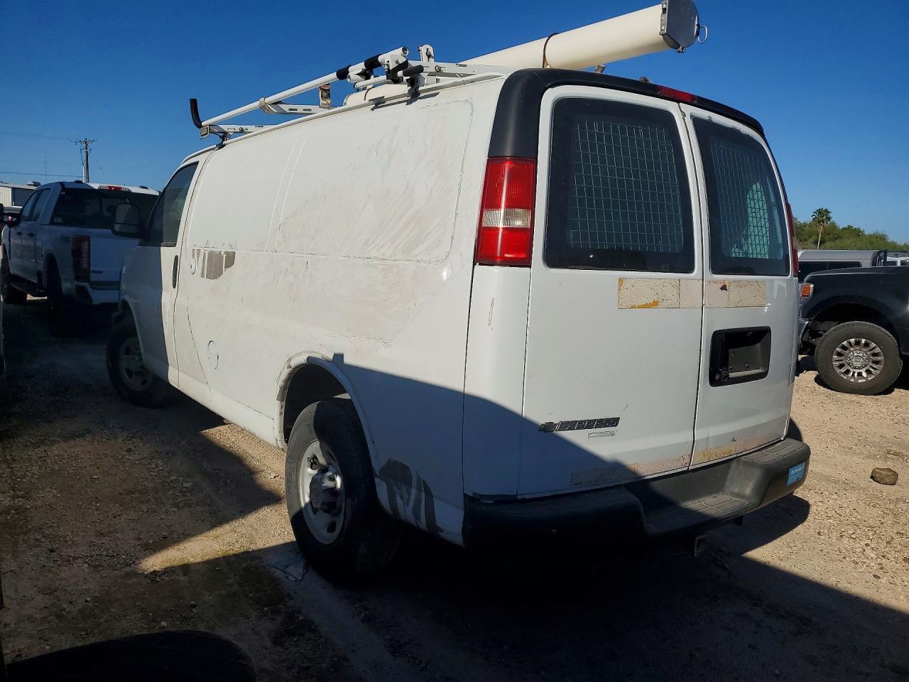 2013 Chevrolet Express G2500 - Image 2
