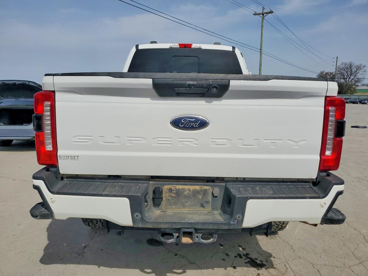 2024 Ford F350 - Фото 6