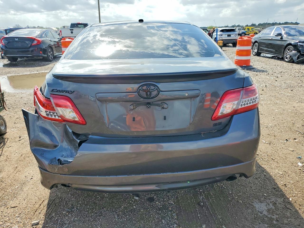 2011 Toyota Camry Se - Фото 6