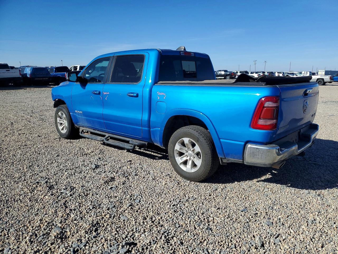 2021 Ram 1500 Laramie - Фото 2