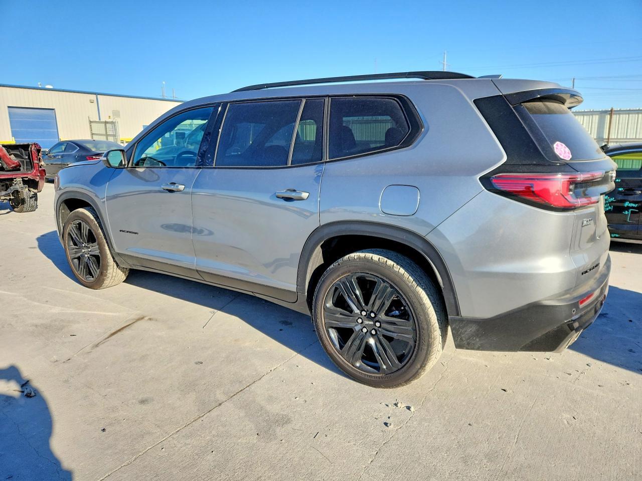 2025 GMC Acadia Elevation - Фото 2