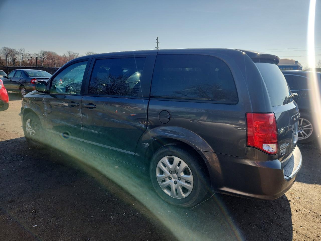 2018 Dodge Grand Caravan Se - Image 2
