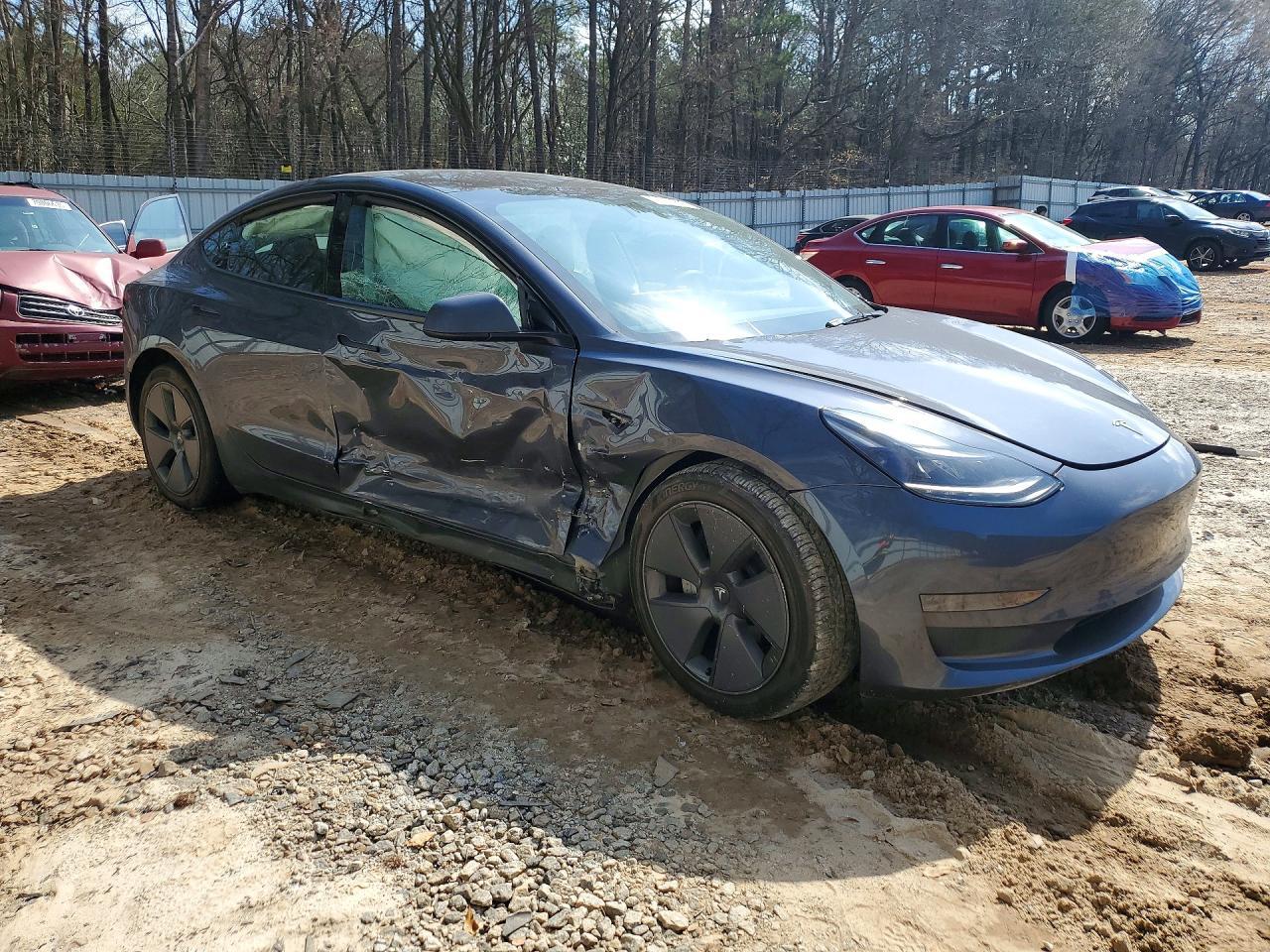 2023 Tesla Model 3 - Фото 4