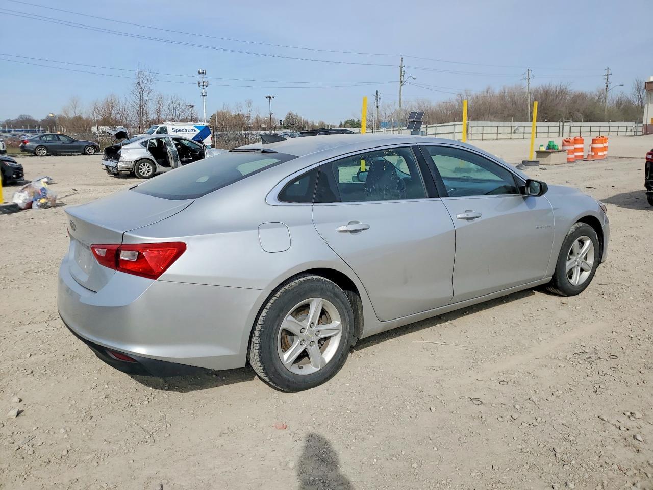 2019 Chevrolet Malibu Ls - Фото 3