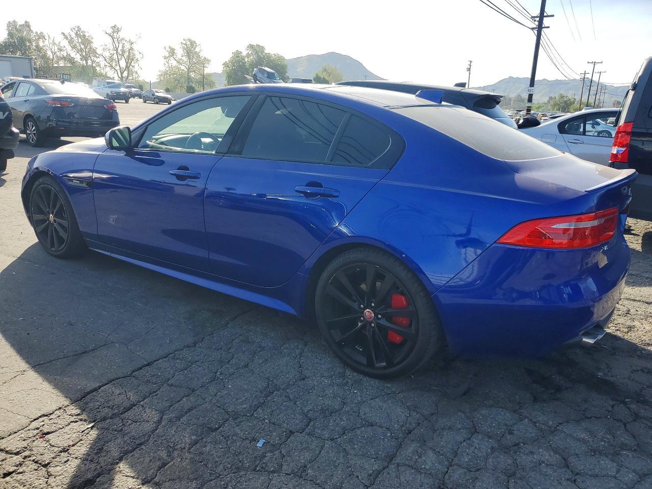 2017 Jaguar Xe R - Sport - Фото 2