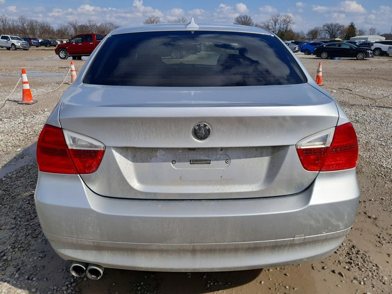 2006 BMW 330 Xi - Image 6