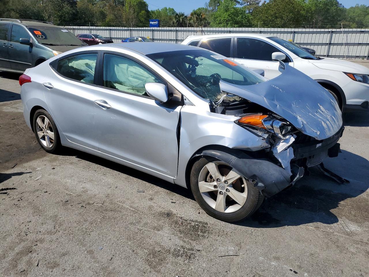 2011 Hyundai Elantra - Image 4