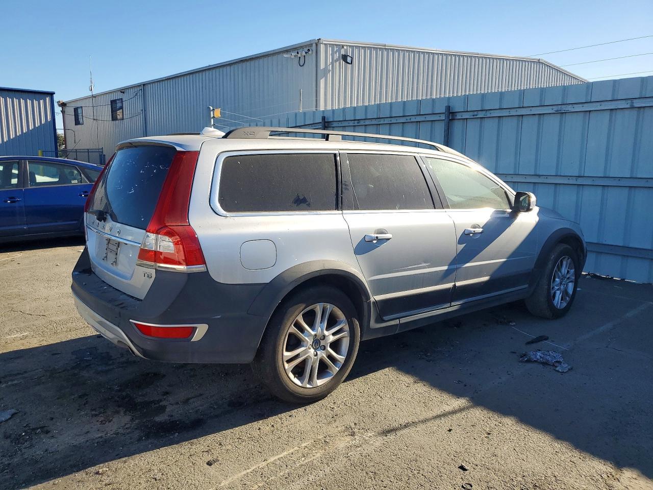 2016 Volvo Xc70 T5 Premier - Image 3