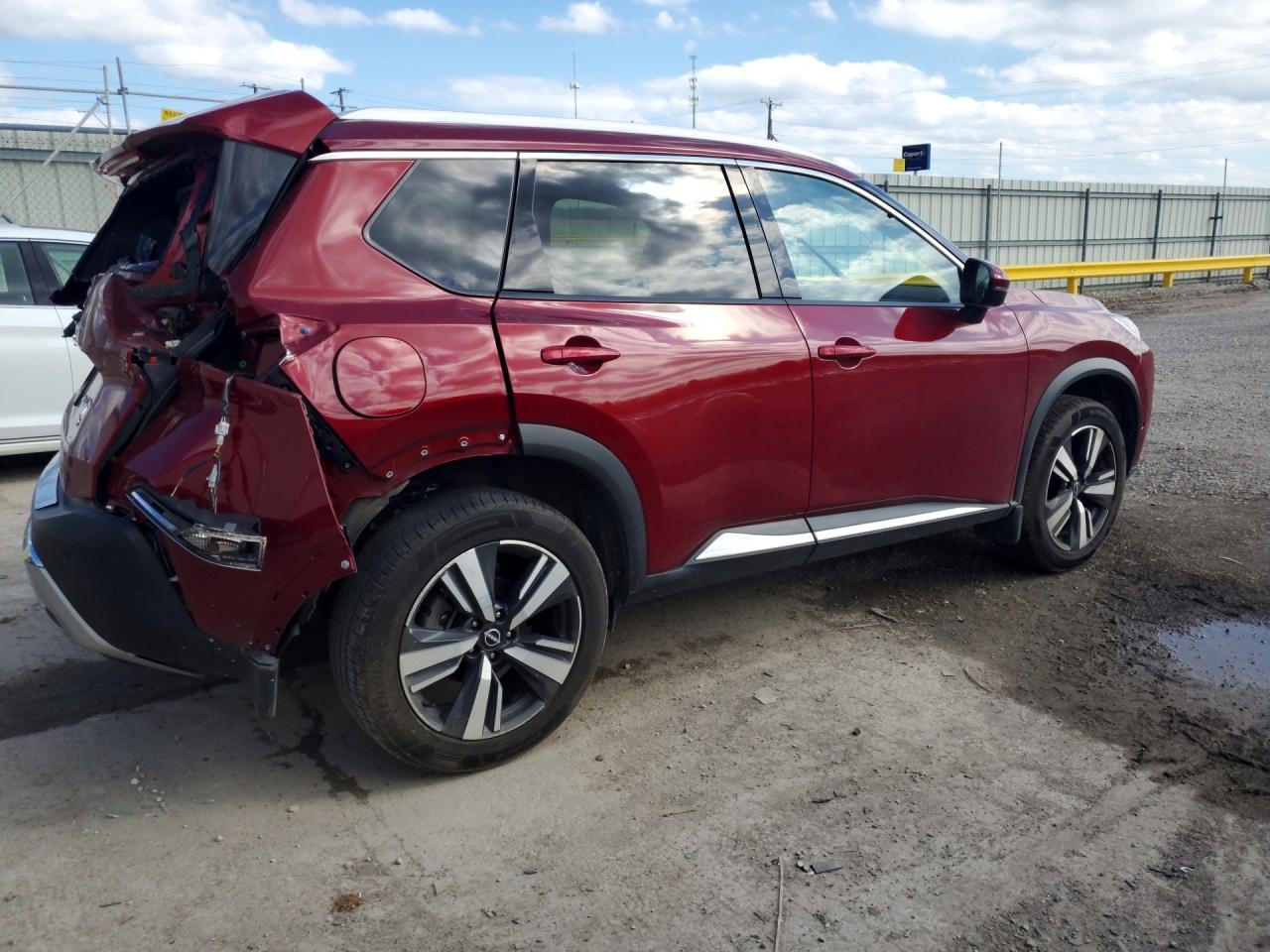 2023 Nissan Rogue Platinum - Image 3