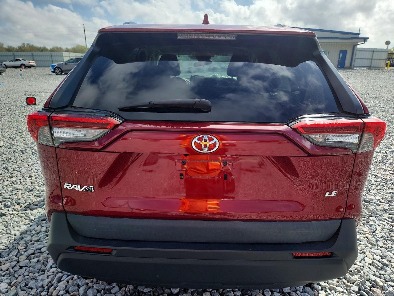 2021 Toyota Rav4 Le - Фото 6