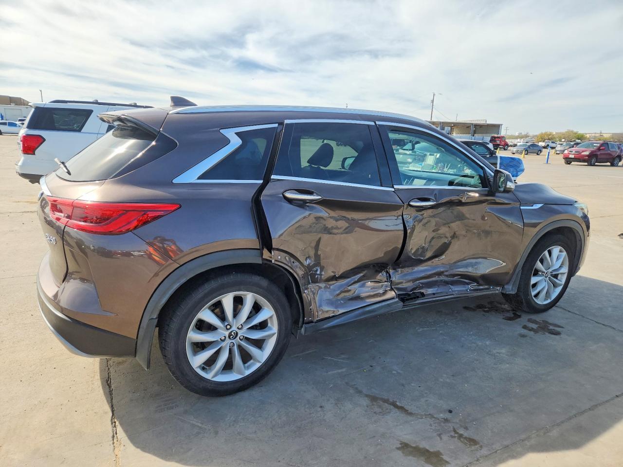 2019 Infiniti Qx50 Essential - Image 3