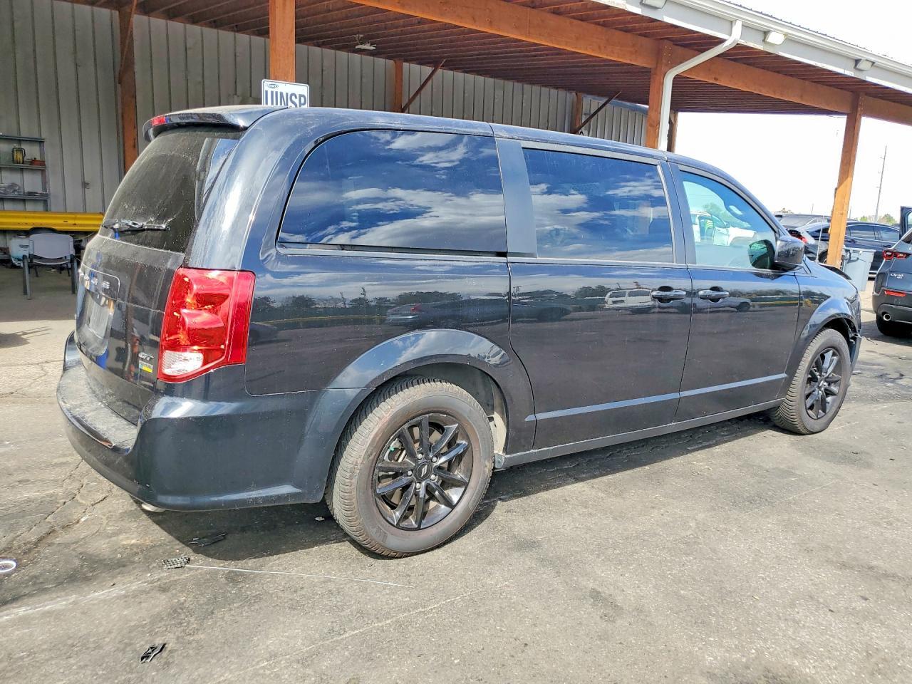 2019 Dodge Grand Caravan Gt - Image 3