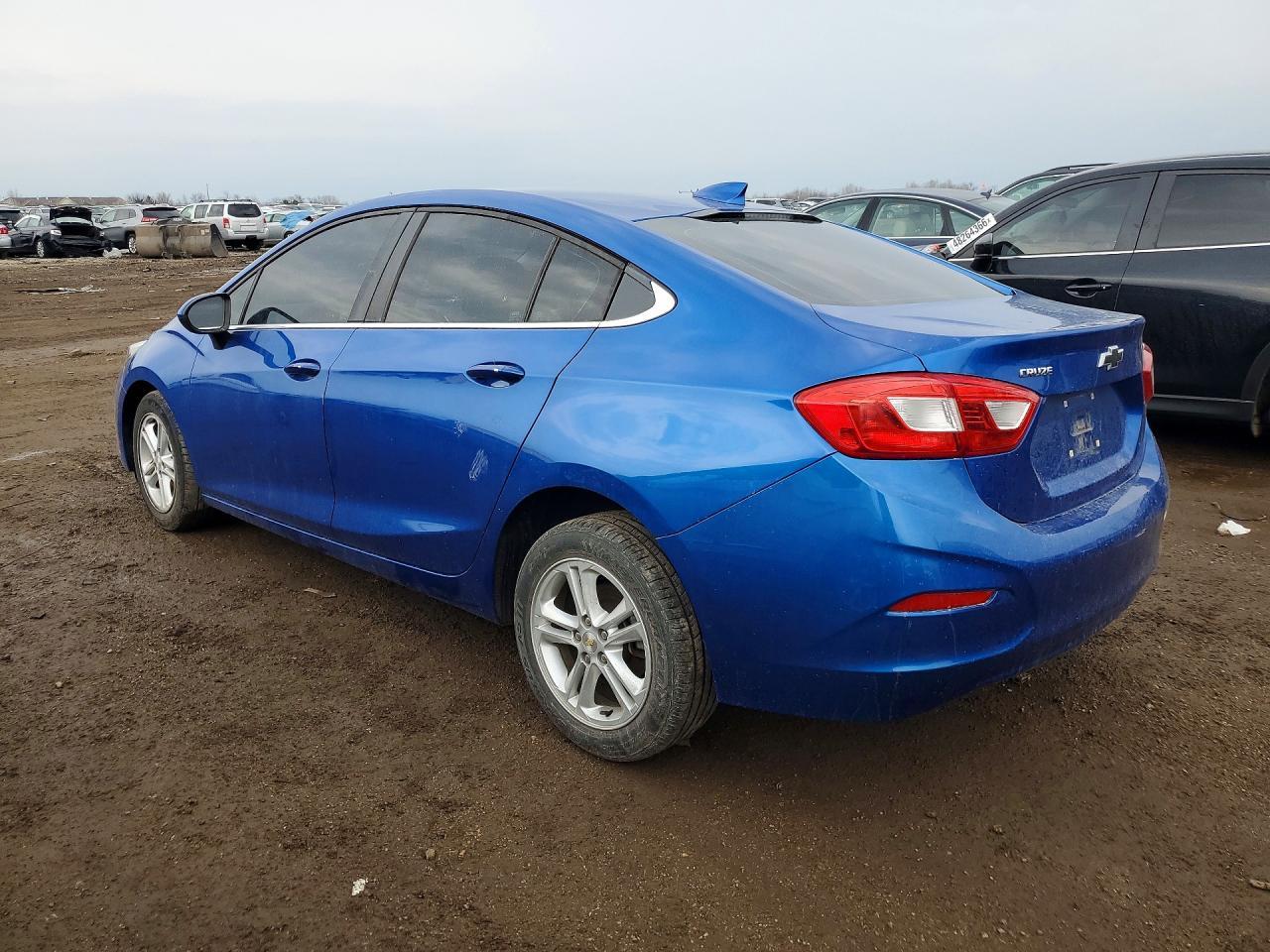 2017 Chevrolet Cruze Lt - Фото 2