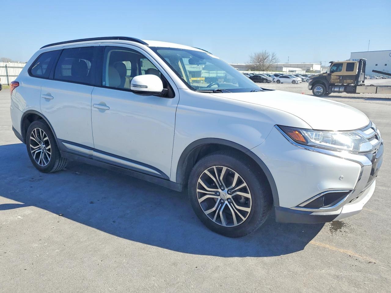 2016 Mitsubishi Outlander Se - Фото 4