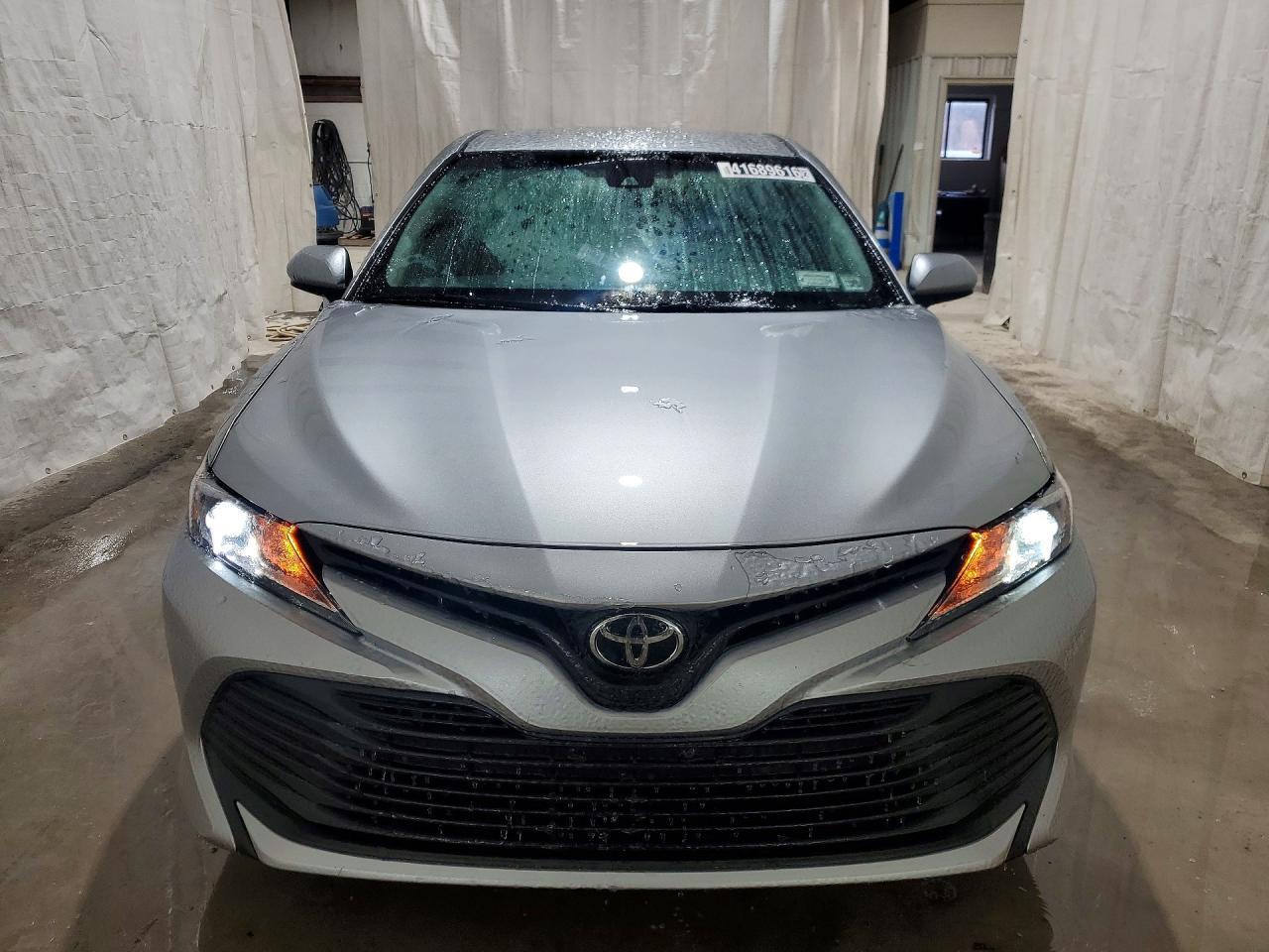 2018 Toyota Camry Le - Image 5