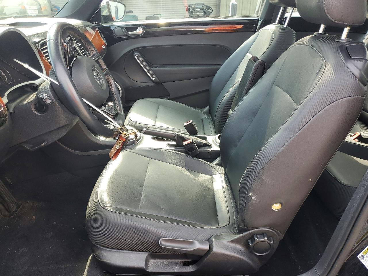 2013 Volkswagen Beetle - Фото 7