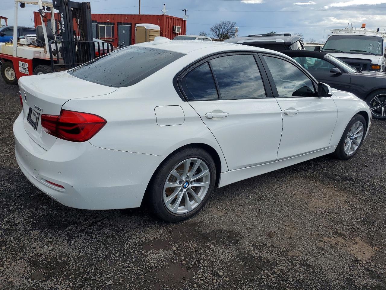 2017 BMW 320 I - Image 3