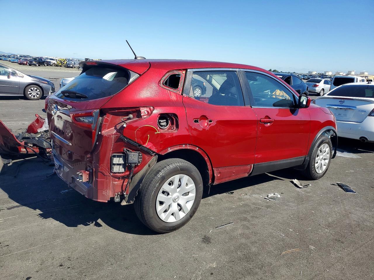 2020 Nissan Rogue Sport S - Фото 3