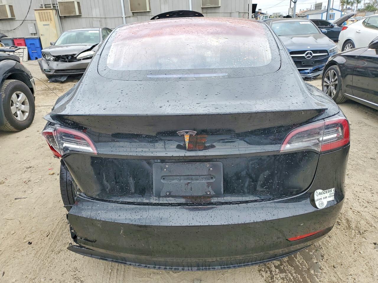 2017 Tesla Model 3 - Фото 6