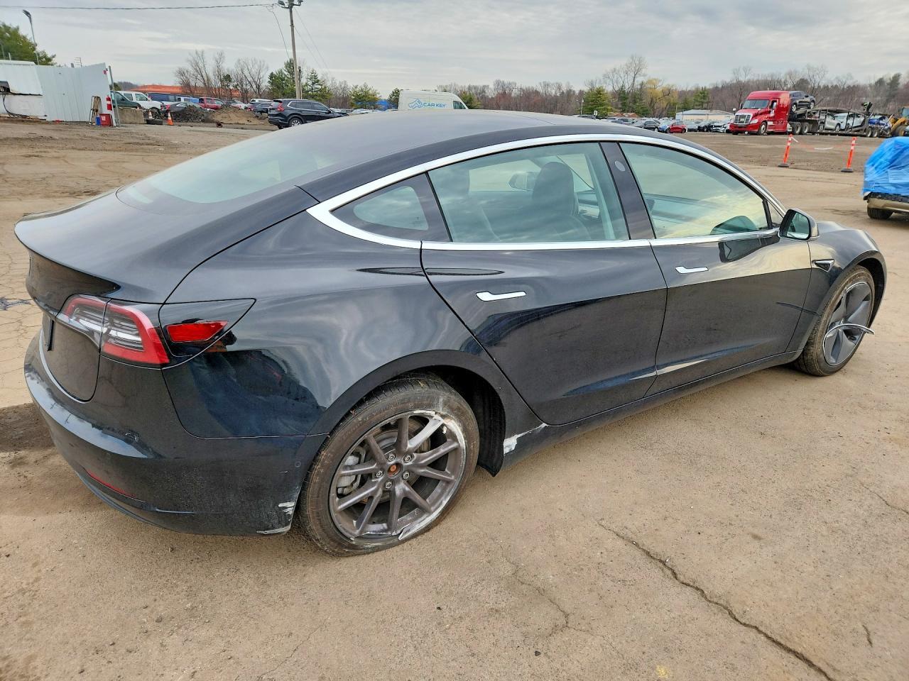 2019 Tesla Model 3 - Image 3
