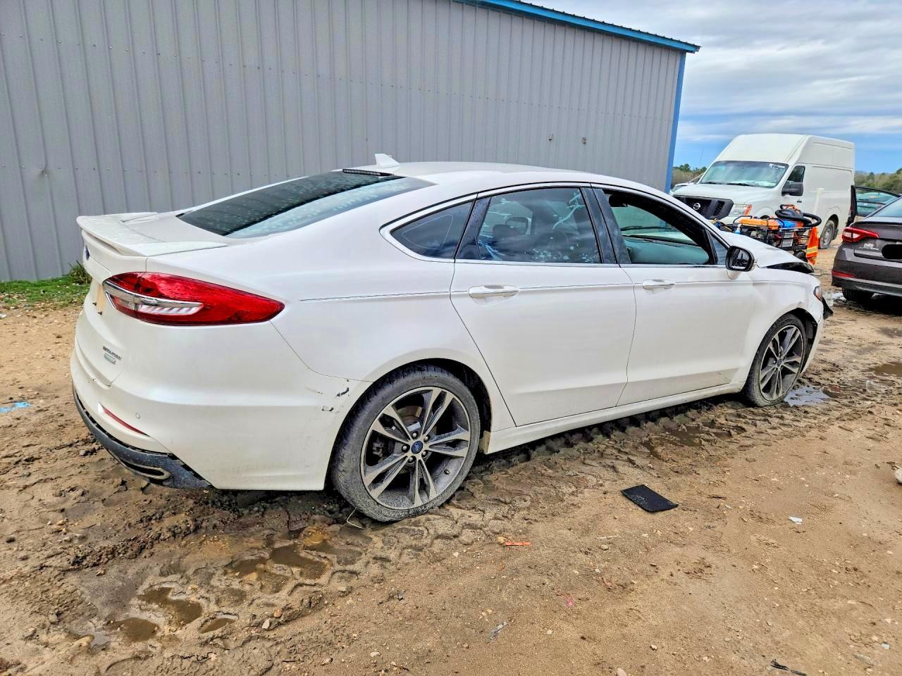 2019 Ford Fusion Titanium - Image 3