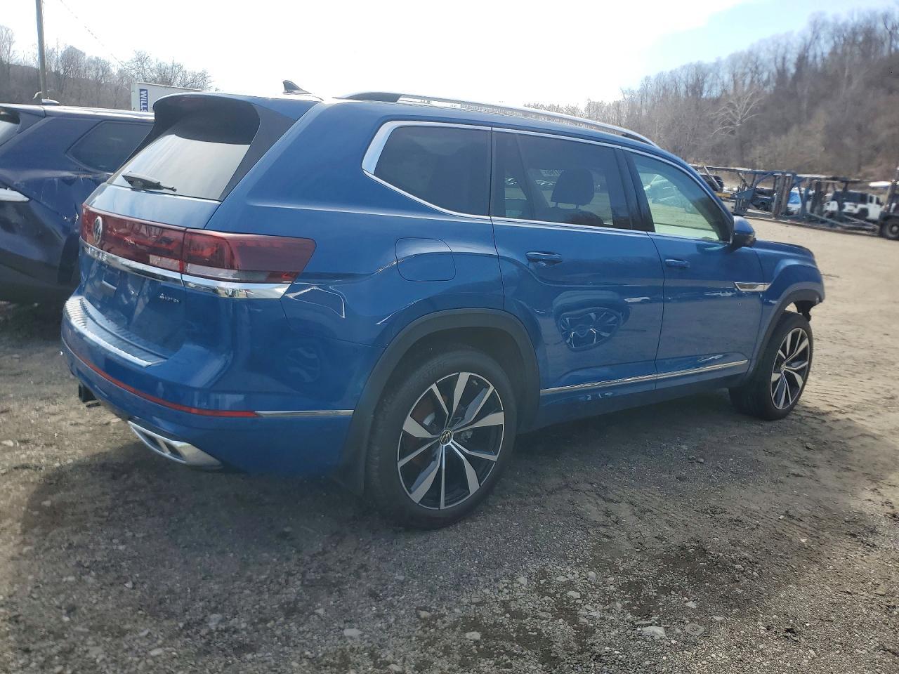 2025 Volkswagen Atlas Sel Premium R-Line - Image 3