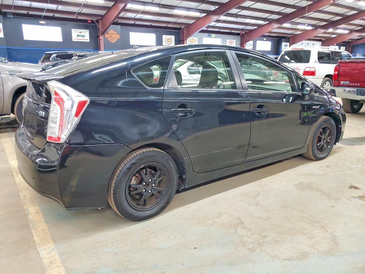 2012 Toyota Prius Two - Фото 3