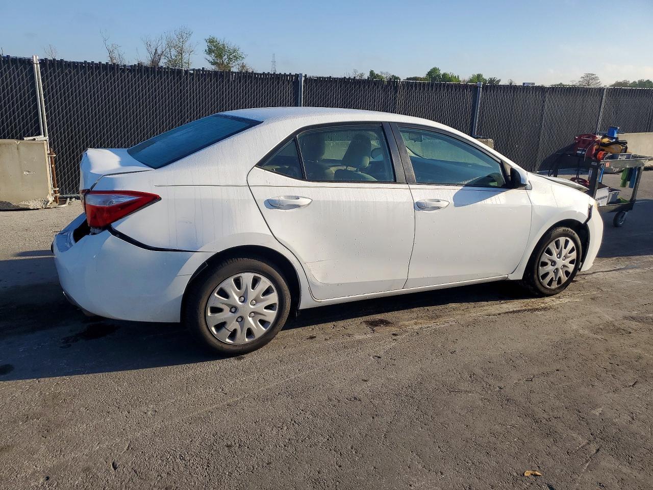 2015 Toyota Corolla L - Фото 3