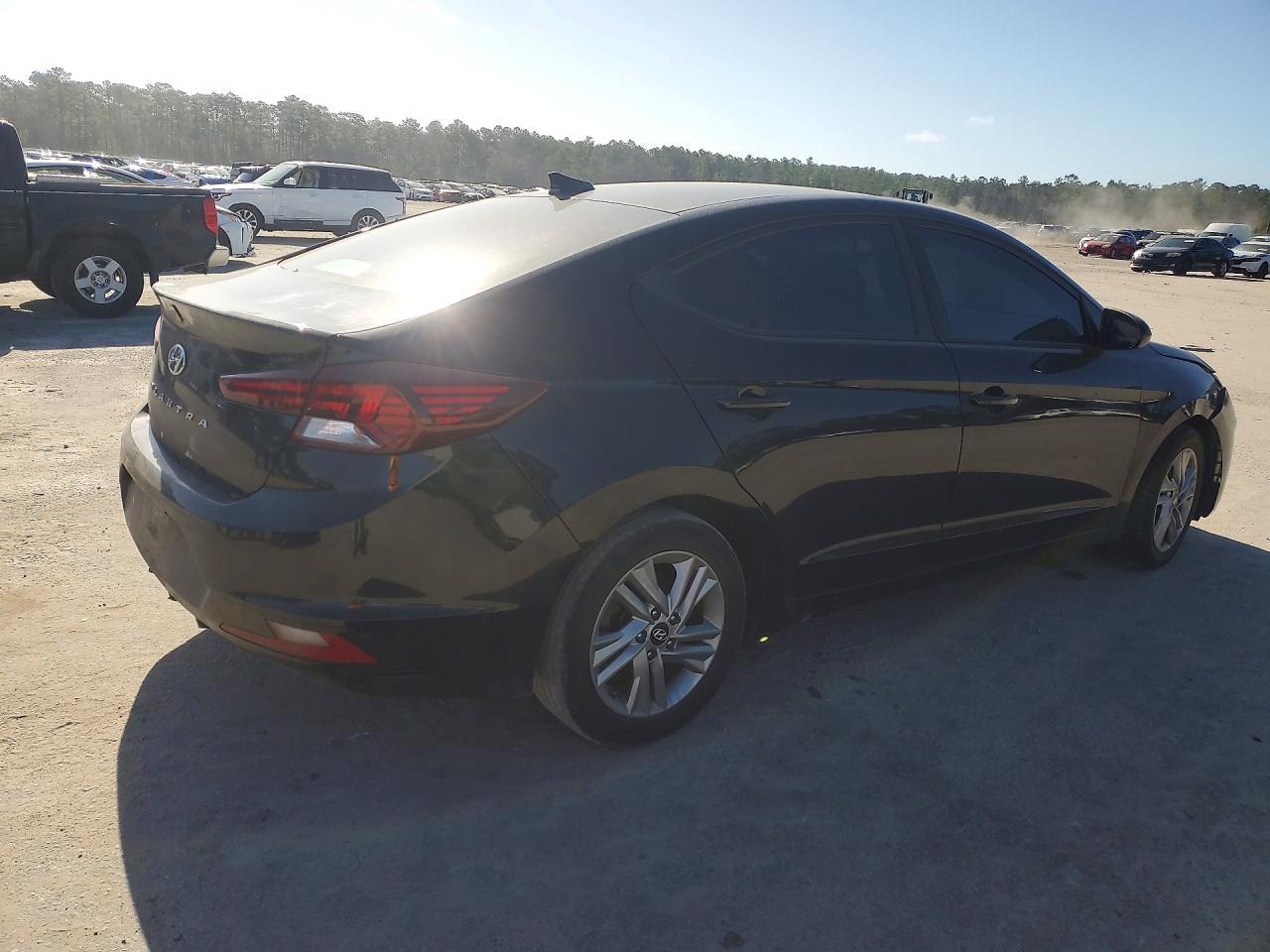 2019 Hyundai Elantra Value Edition - Фото 3