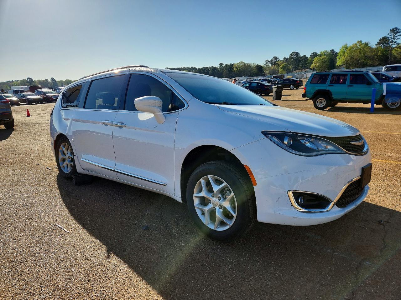 2017 Chrysler Pacifica Touring L - Фото 4