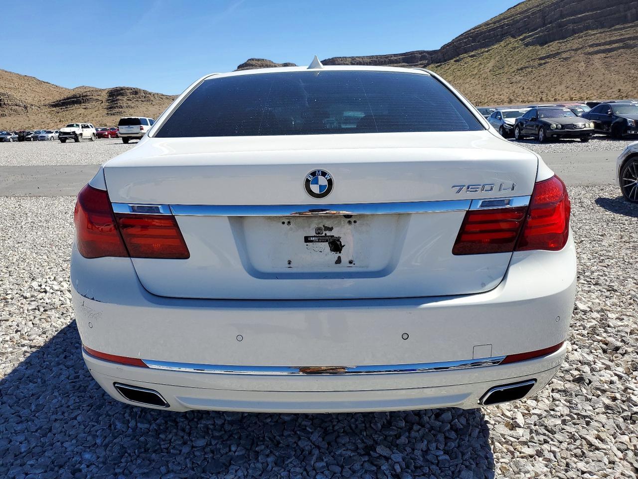 2013 BMW 750 Li - Фото 6