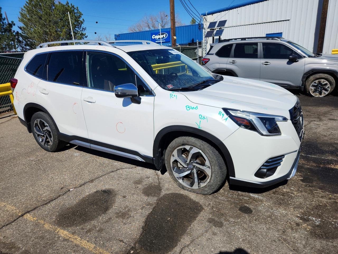 2023 Subaru Forester Touring - Image 4