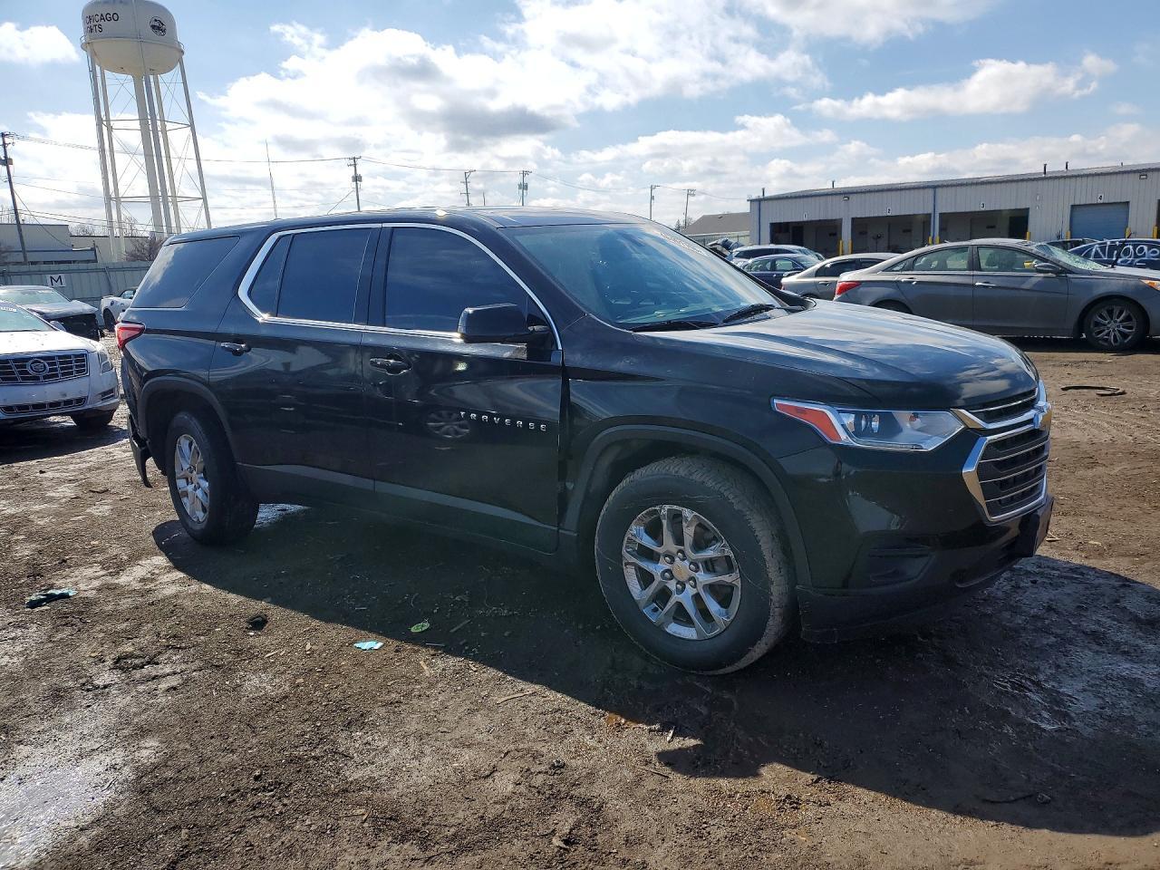 2018 Chevrolet Traverse Ls - Image 4