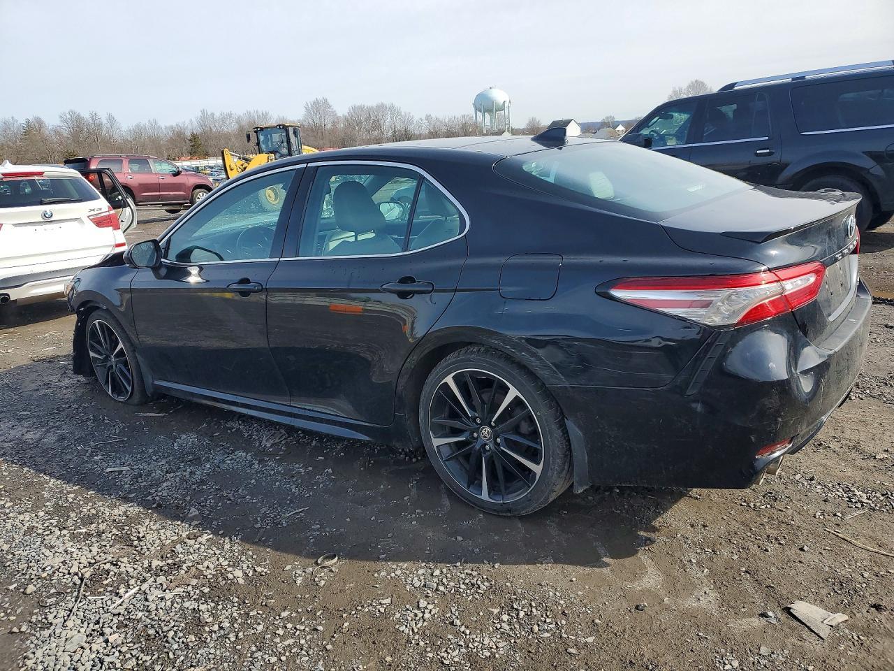 2020 Toyota Camry Xse - Image 2