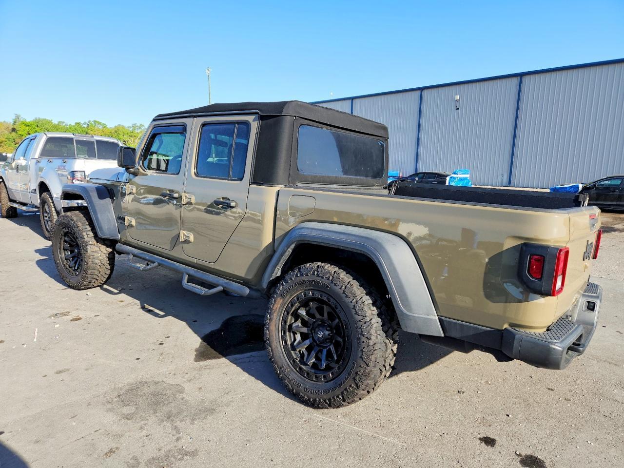 2020 Jeep Gladiator Sport - Фото 2