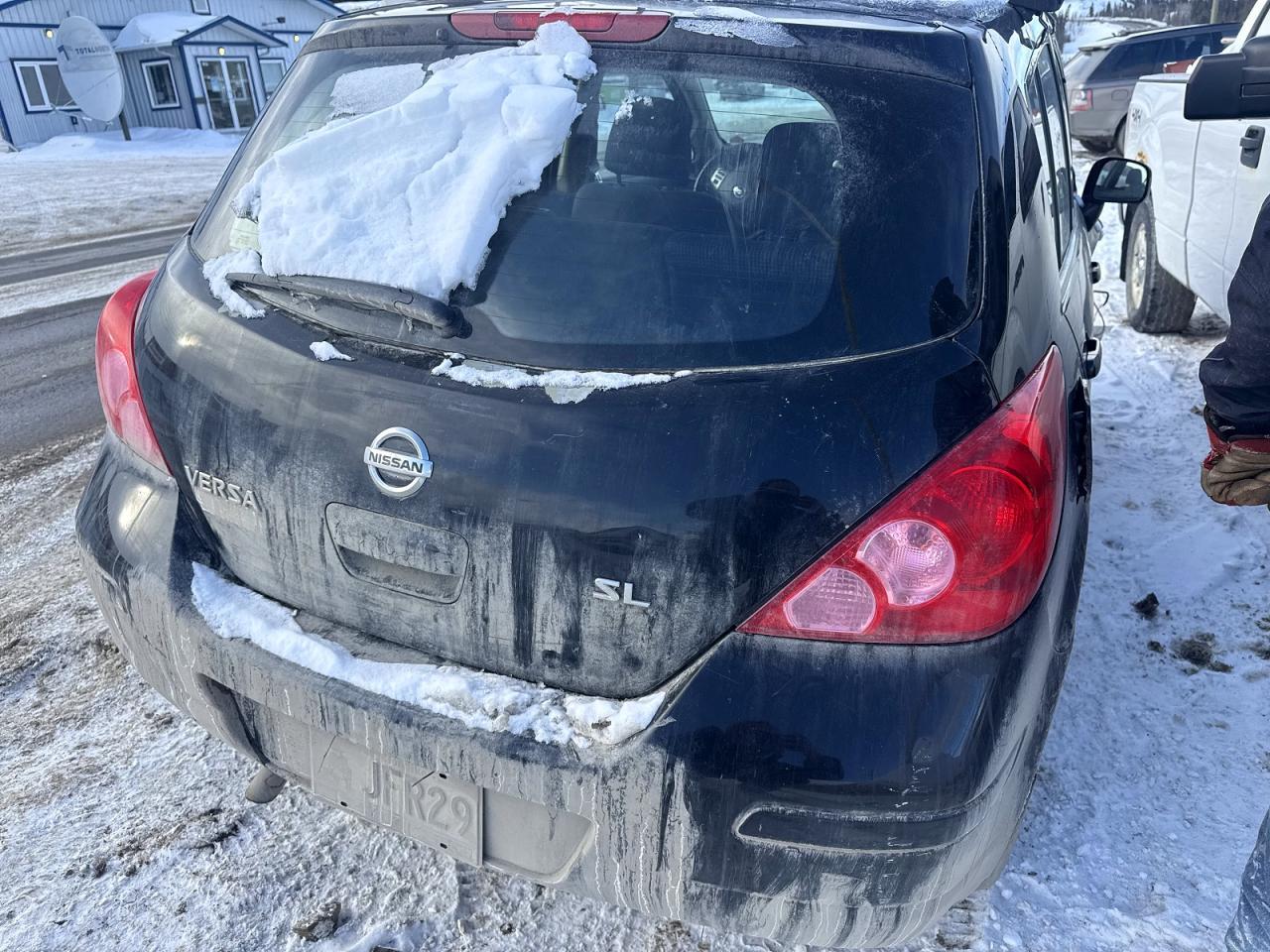 2012 Nissan Versa 1.8 S - Image 3