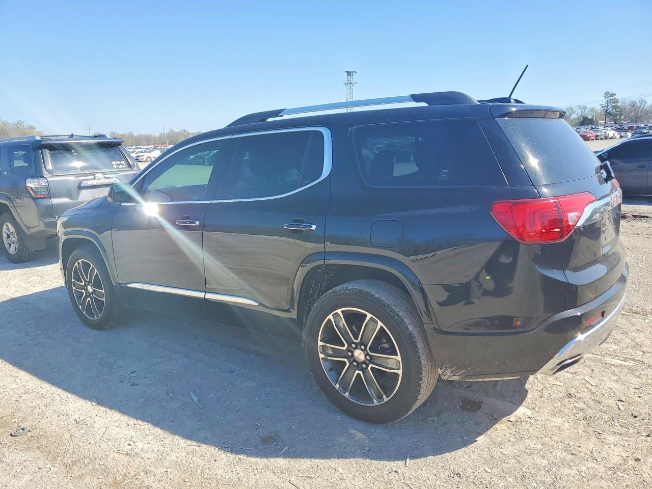 2019 GMC Acadia Denali - Image 2