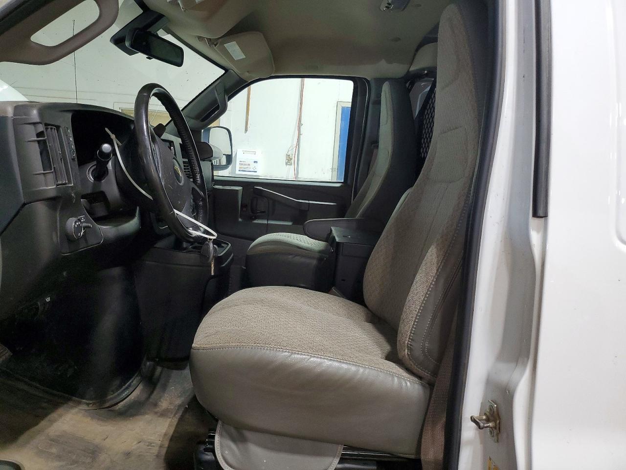2023 Chevrolet Express 3500 Ext Cargo Van - Фото 7