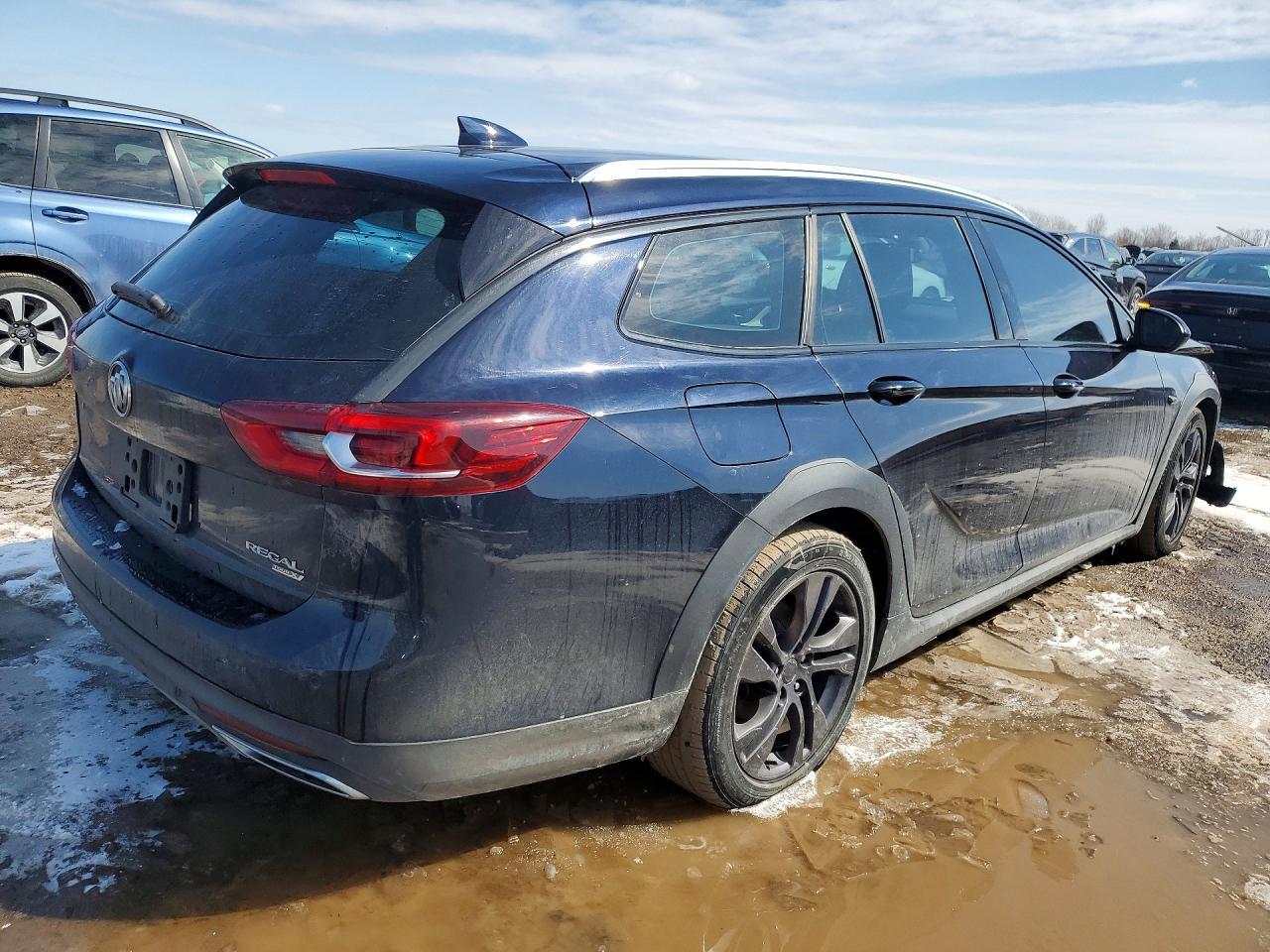 2018 Buick Regal Tourx Essence - Фото 3