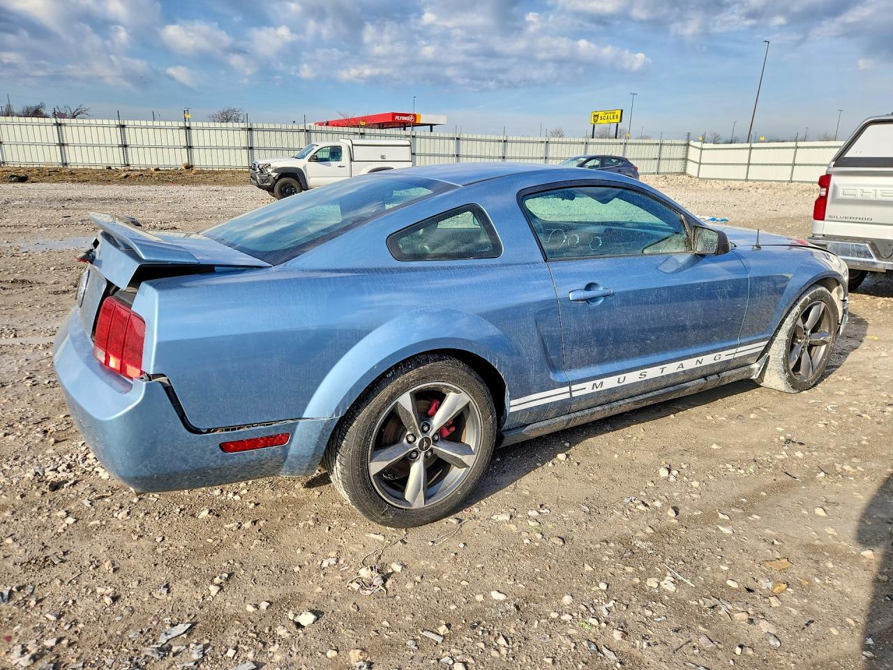 2005 Ford Mustang - Фото 3