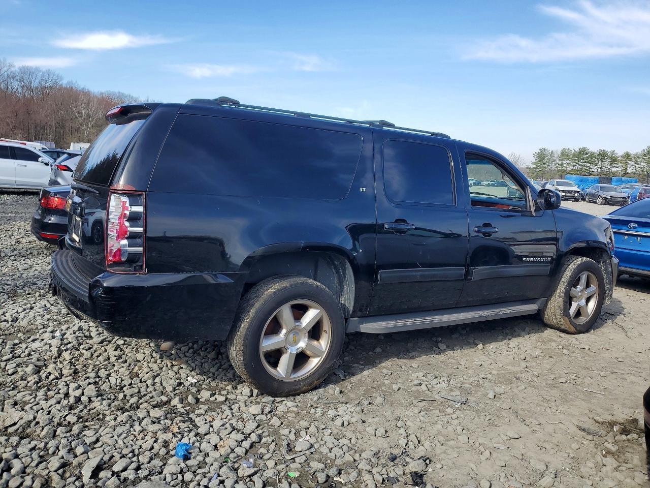 2013 Chevrolet Suburban K1500 Lt - Image 3