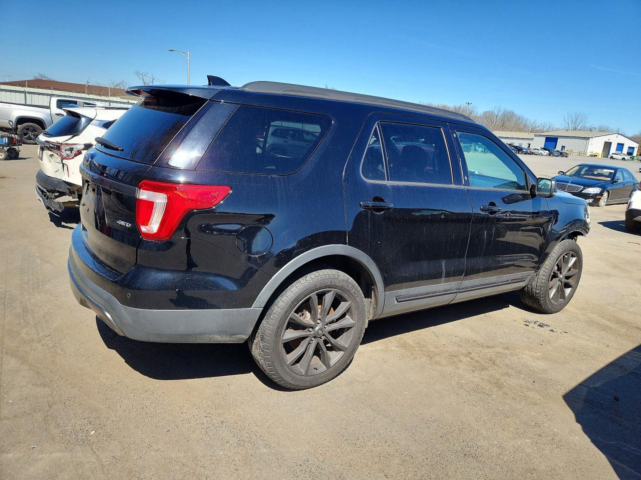 2017 Ford Explorer Xlt - Image 3