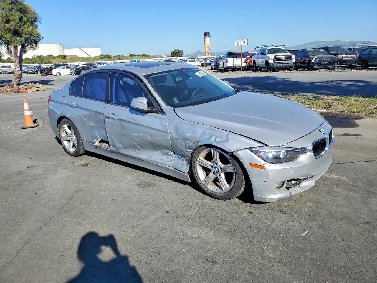 2015 BMW 320 I - Image 4