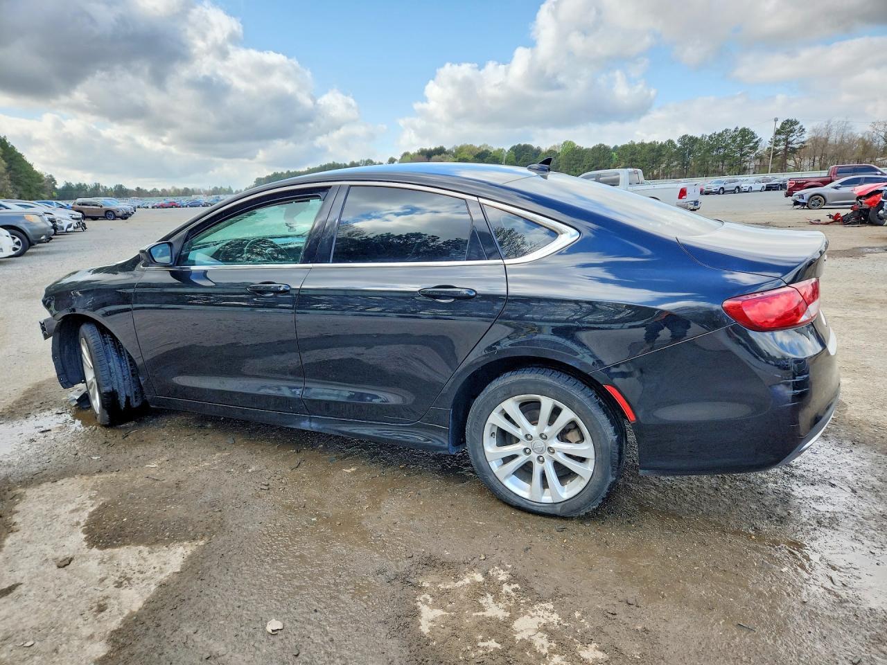 2017 Chrysler 200 Limited - Image 2