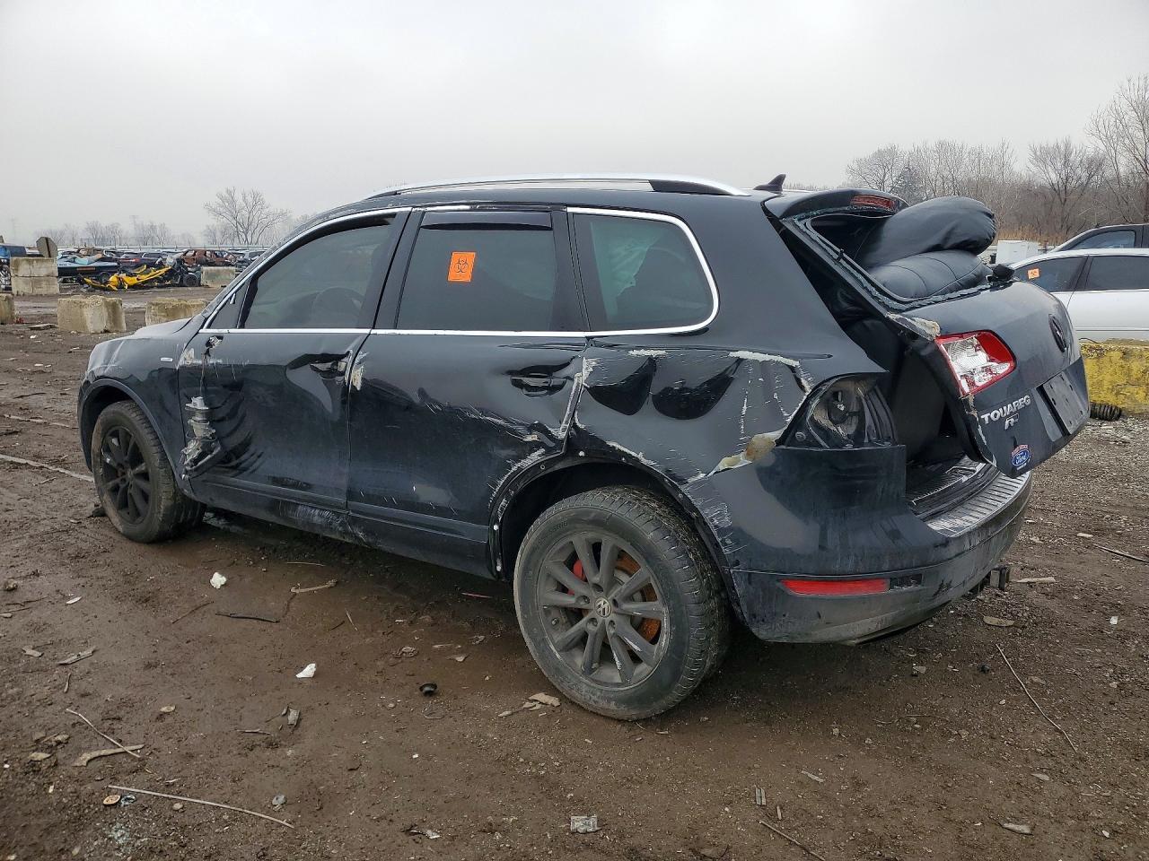 2014 Volkswagen Touareg V6 Tdi - Image 2