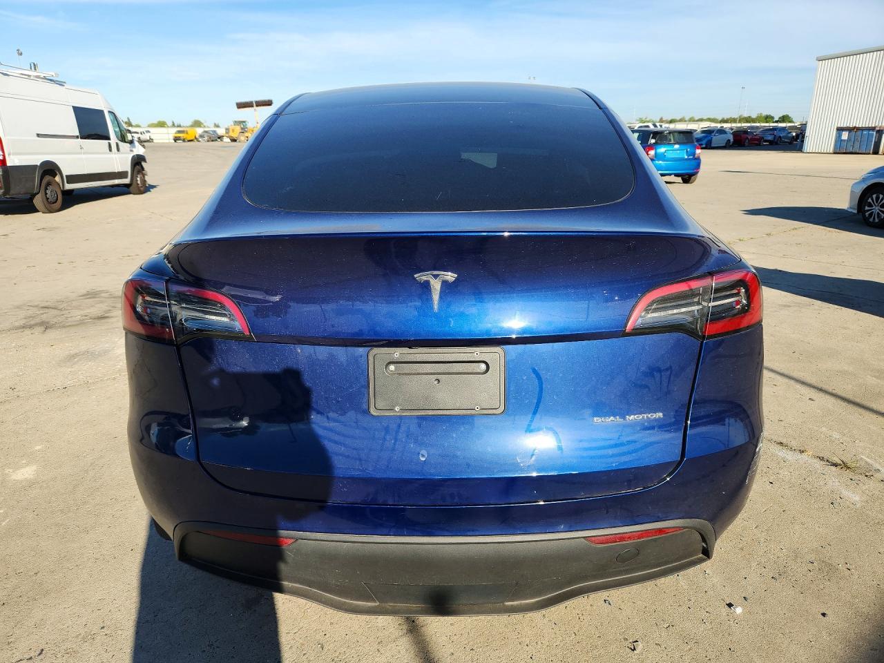 2023 Tesla Model Y - Фото 6